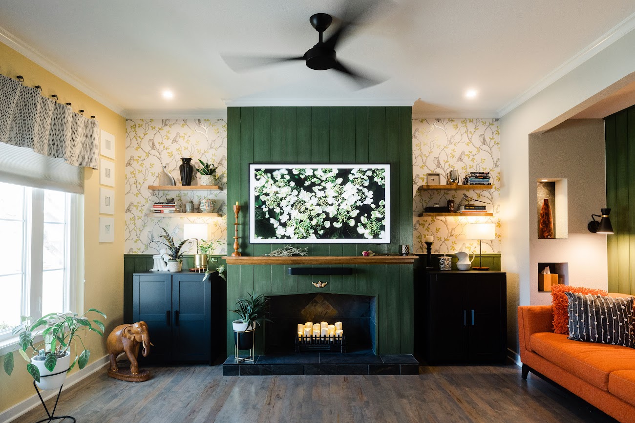 Faux-Finished Woodwork & Wallpaper